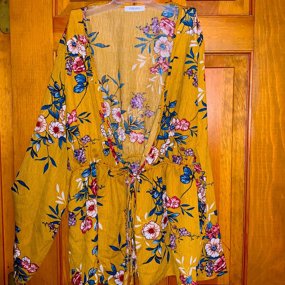 Persaya Top| Floral cardigan| Color: Mustard/Green